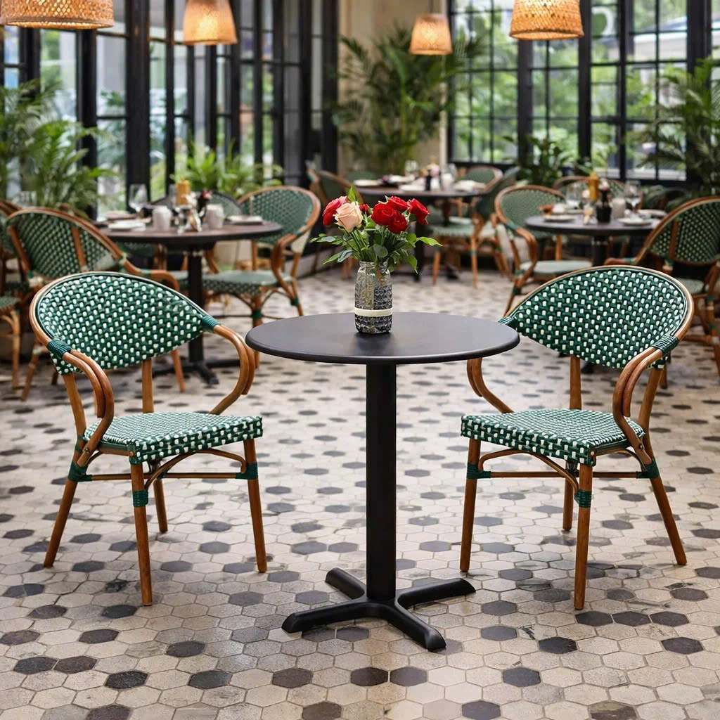 Bàn ghế cafe ngoài trời